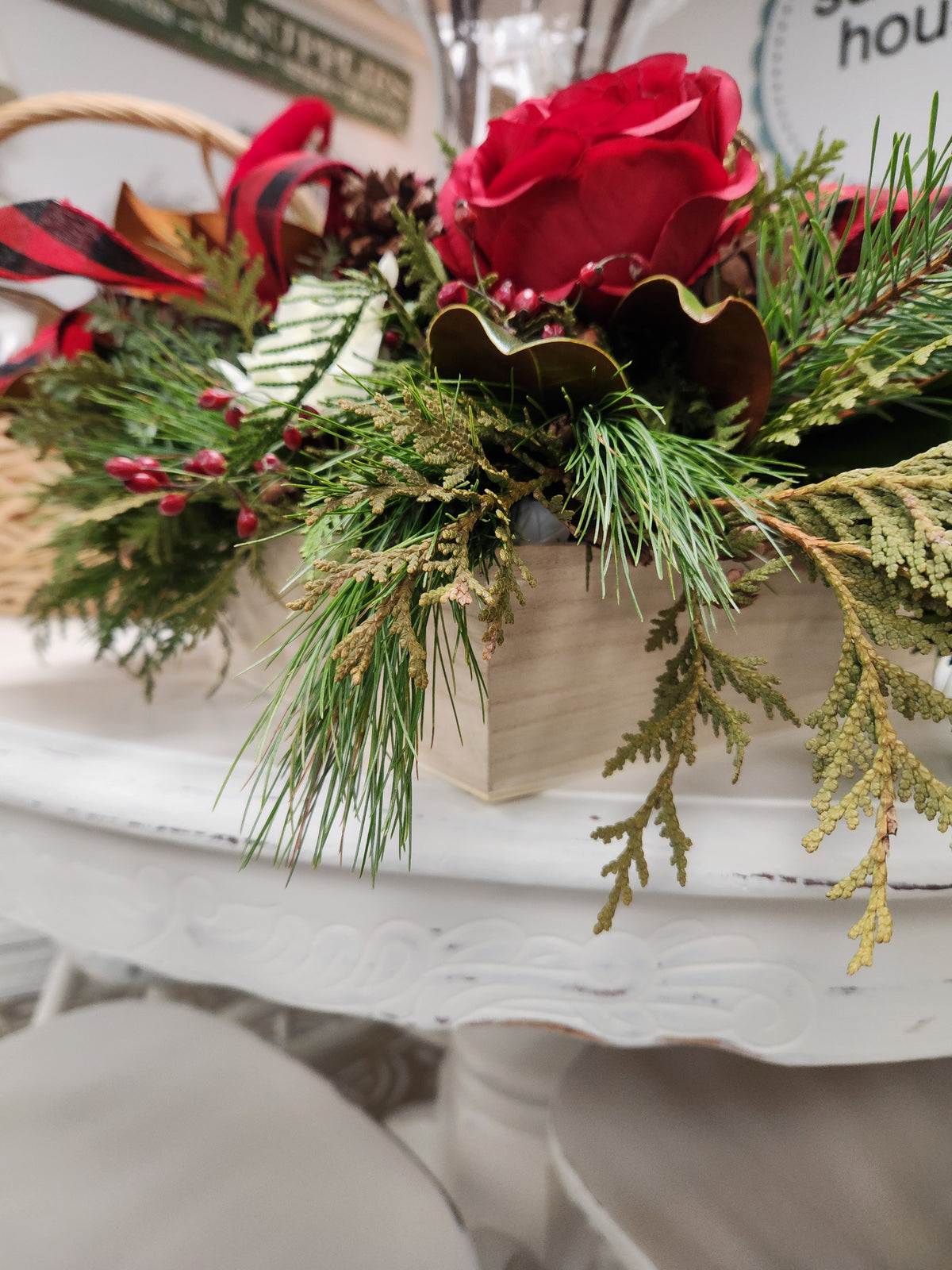 Christmas Centerpiece in Wood Box Instore Workshop Project