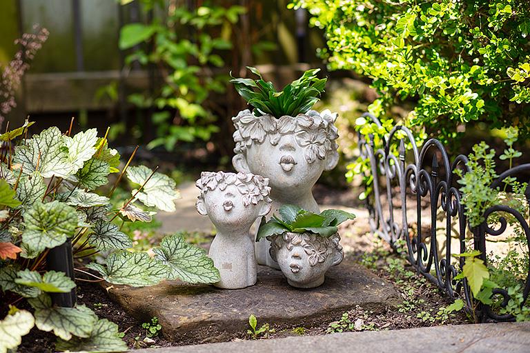 Small Kissing Face Planter